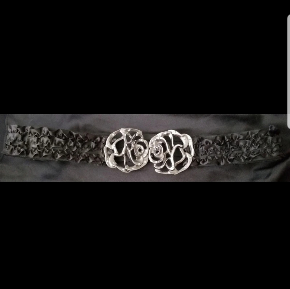 Black high waisted belt